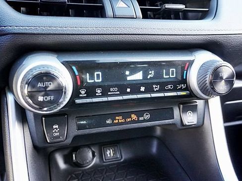 Used 2024 Toyota RAV4 XLE FWD image 28