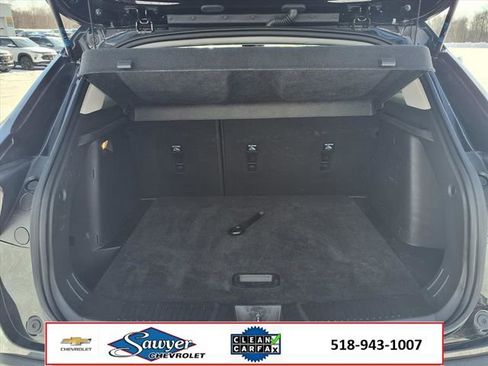 Used 2025 Chevrolet Trax LT w/ LT Convenience Package image 11