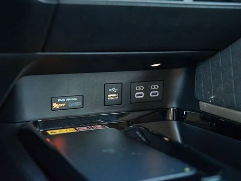 Used 2026 Toyota Camry XLE FWD image 23