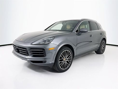 Used 2023 Porsche Cayenne S image 1