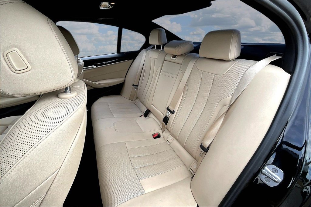 Used 2021 BMW 530i w/ Premium Package RWD image 21