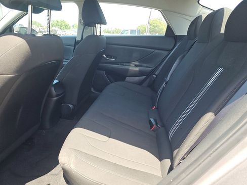 Used 2023 Hyundai Elantra SEL FWD image 8