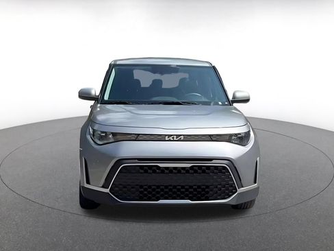 Used 2025 Kia Soul LX w/ LX Technology Package FWD image 4