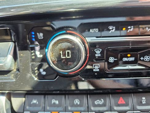 Used 2023 GMC Sierra 1500 Denali image 10