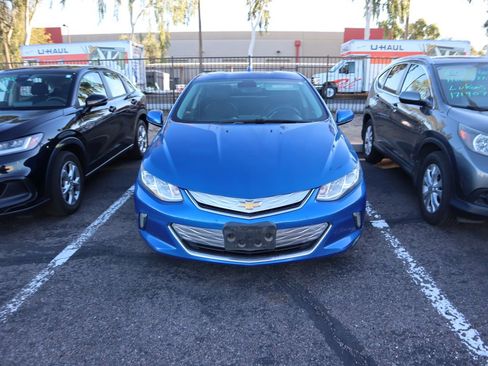 Used 2016 Chevrolet Volt LT w/ Comfort Package image 2