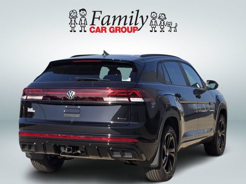Used 2026 Volkswagen Atlas Cross Sport SEL R-Line AWD/4WD image 4