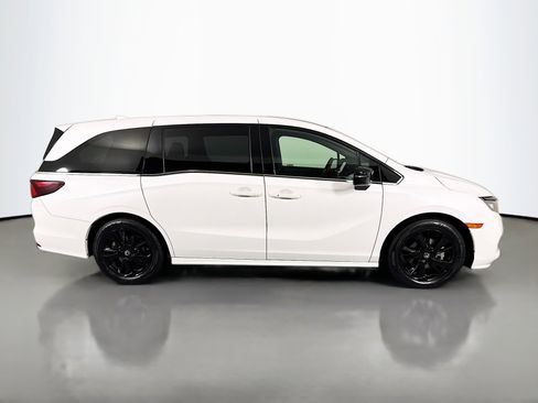 Certified 2023 Honda Odyssey Sport image 4