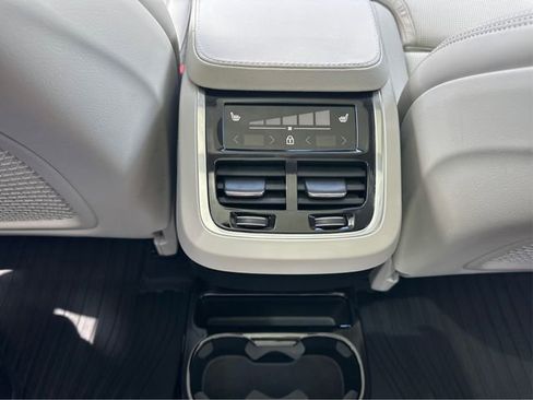 Used 2025 Volvo XC90 B6 Ultra w/ Protection Package Premier AWD/4WD image 25