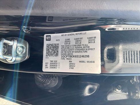 Used 2025 Chevrolet Colorado W/T w/ WT Custom Package AWD/4WD image 30
