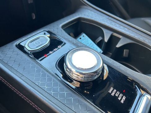 Used 2024 Jeep Wagoneer Launch Edition image 8