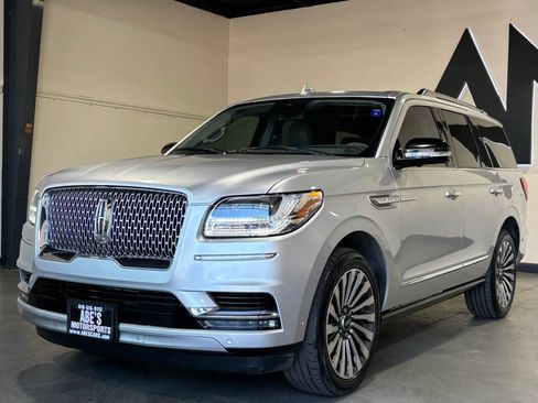 Used 2018 Lincoln Navigator Reserve w/ Technology Package AWD/4WD image 1