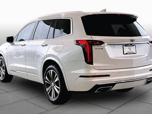 Used 2021 Cadillac XT6 Premium Luxury FWD image 11