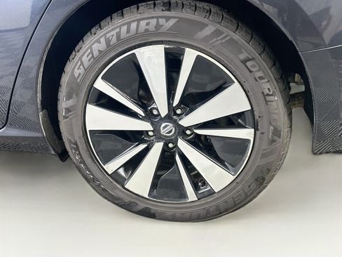 Used 2019 Nissan Altima 2.5 SL FWD image 11