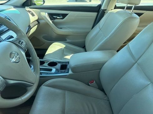 Used 2015 Nissan Altima 2.5 SL w/ Technology Package FWD image 4