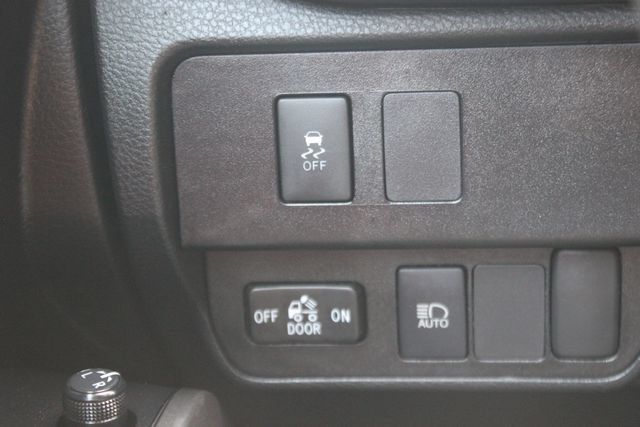 Used 2021 Toyota Tacoma SR5 AWD/4WD image 16