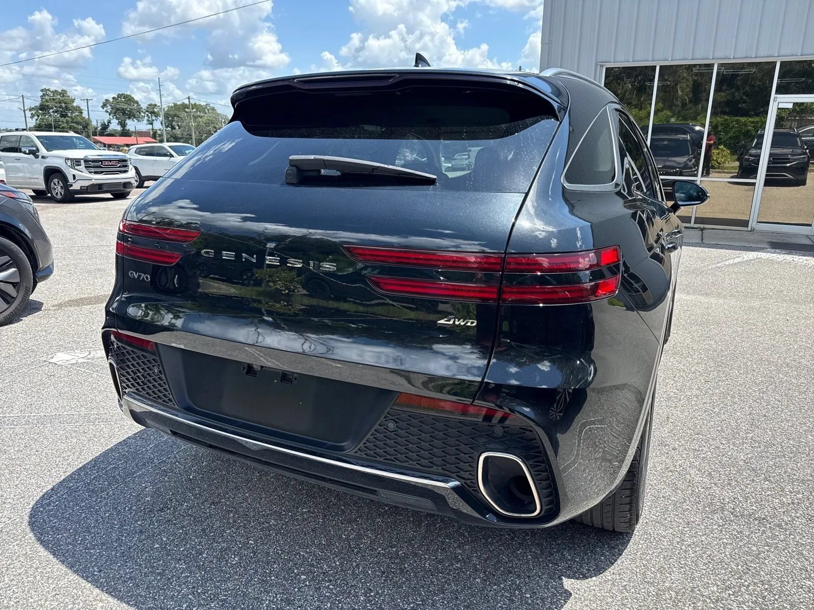 Used 2025 Genesis GV70 2.5T AWD/4WD image 8