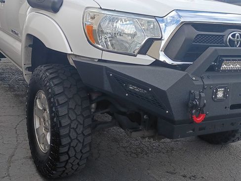 Used 2012 Toyota Tacoma 4x4 Double Cab w/ TRD Off-Road Pkg image 10