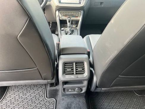 Used 2024 Volkswagen Tiguan SE AWD/4WD image 14