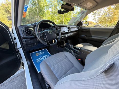 Used 2022 Toyota Tacoma SR RWD image 11