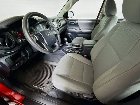 Certified 2017 Toyota Tacoma SR w/ Tow Package image 11
