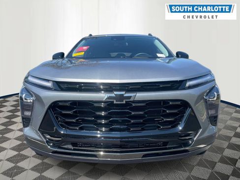 Used 2025 Chevrolet Trax ACTIV w/ Driver Confidence Package FWD image 2