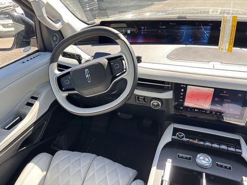 New 2026 Lincoln Navigator L Black Label AWD/4WD image 14