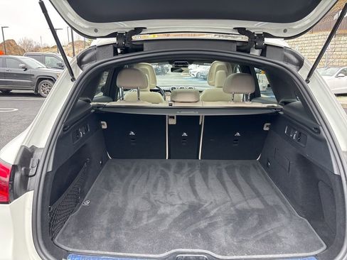 Used 2023 Mercedes-Benz GLC 300 4MATIC image 5