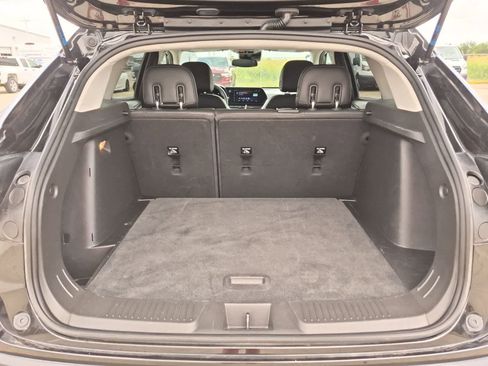 Used 2025 Chevrolet Trax LT FWD image 24
