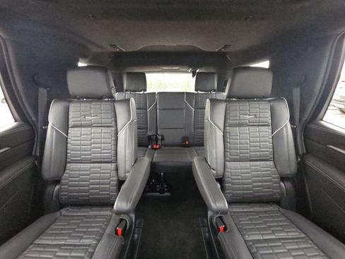 Used 2025 Cadillac Escalade Sport Platinum AWD/4WD image 18