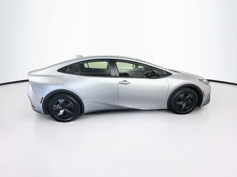 Used 2025 Toyota Prius FWD image 10