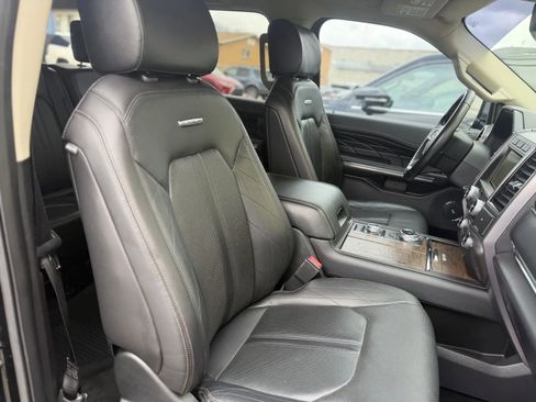 Used 2018 Ford Expedition Platinum image 21