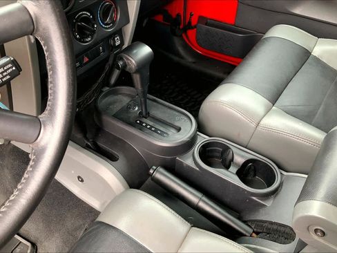 Used 2010 Jeep Wrangler Unlimited Rubicon w/ Trailer Tow Group AWD/4WD image 16