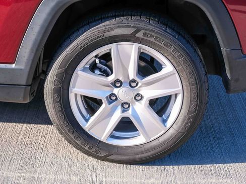 Used 2022 Jeep Compass Latitude FWD image 9