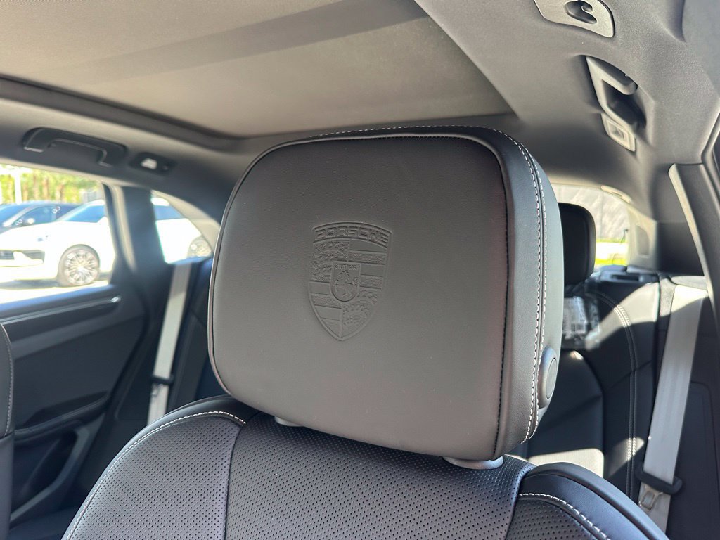 Used 2026 Porsche Macan Turbo AWD/4WD image 23