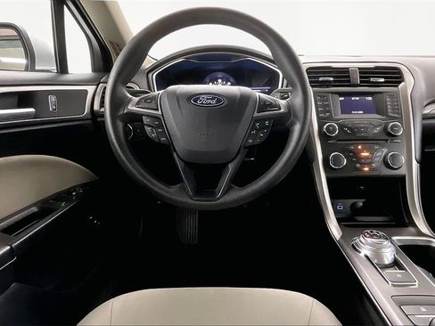 Used 2018 Ford Fusion S image 8