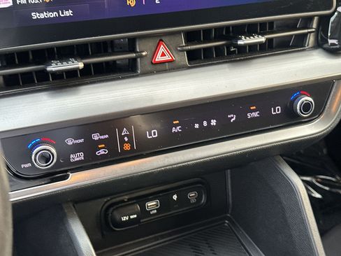 Certified 2023 Kia Sportage EX FWD image 16