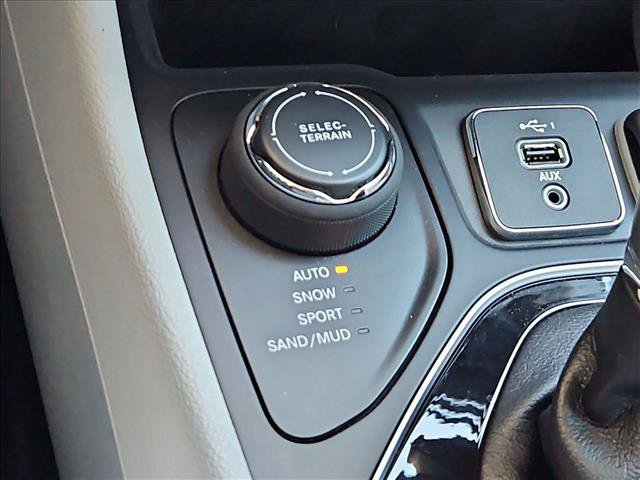 Used 2022 Jeep Cherokee Limited AWD/4WD image 11