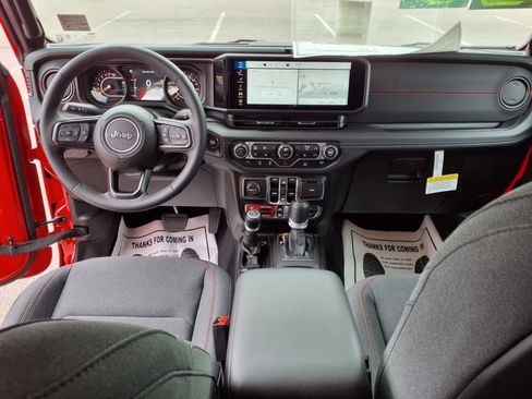 New 2025 Jeep Gladiator Rubicon w/ Convenience Group image 16