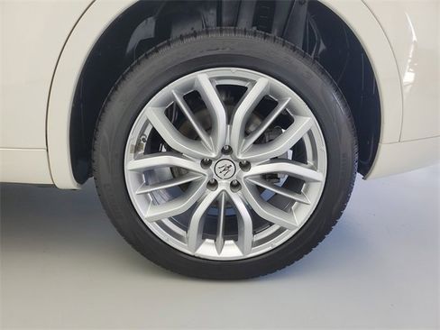 Used 2022 Maserati Levante GT image 12