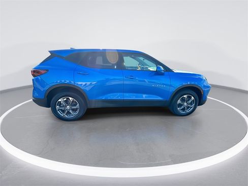 Used 2024 Chevrolet Blazer LT image 9