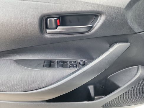 Used 2022 Toyota Corolla LE image 13