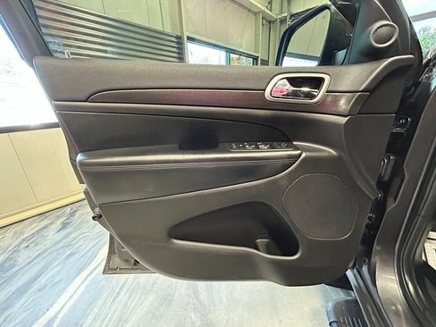 Used 2017 Jeep Grand Cherokee Altitude AWD/4WD image 50