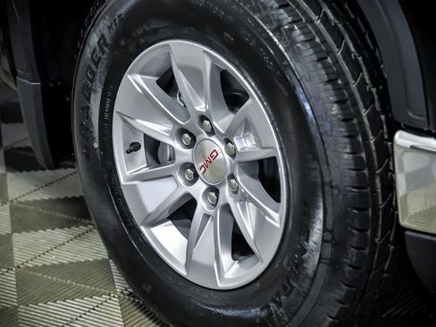 New 2025 GMC Sierra 1500 SLE w/ Preferred Package image 3