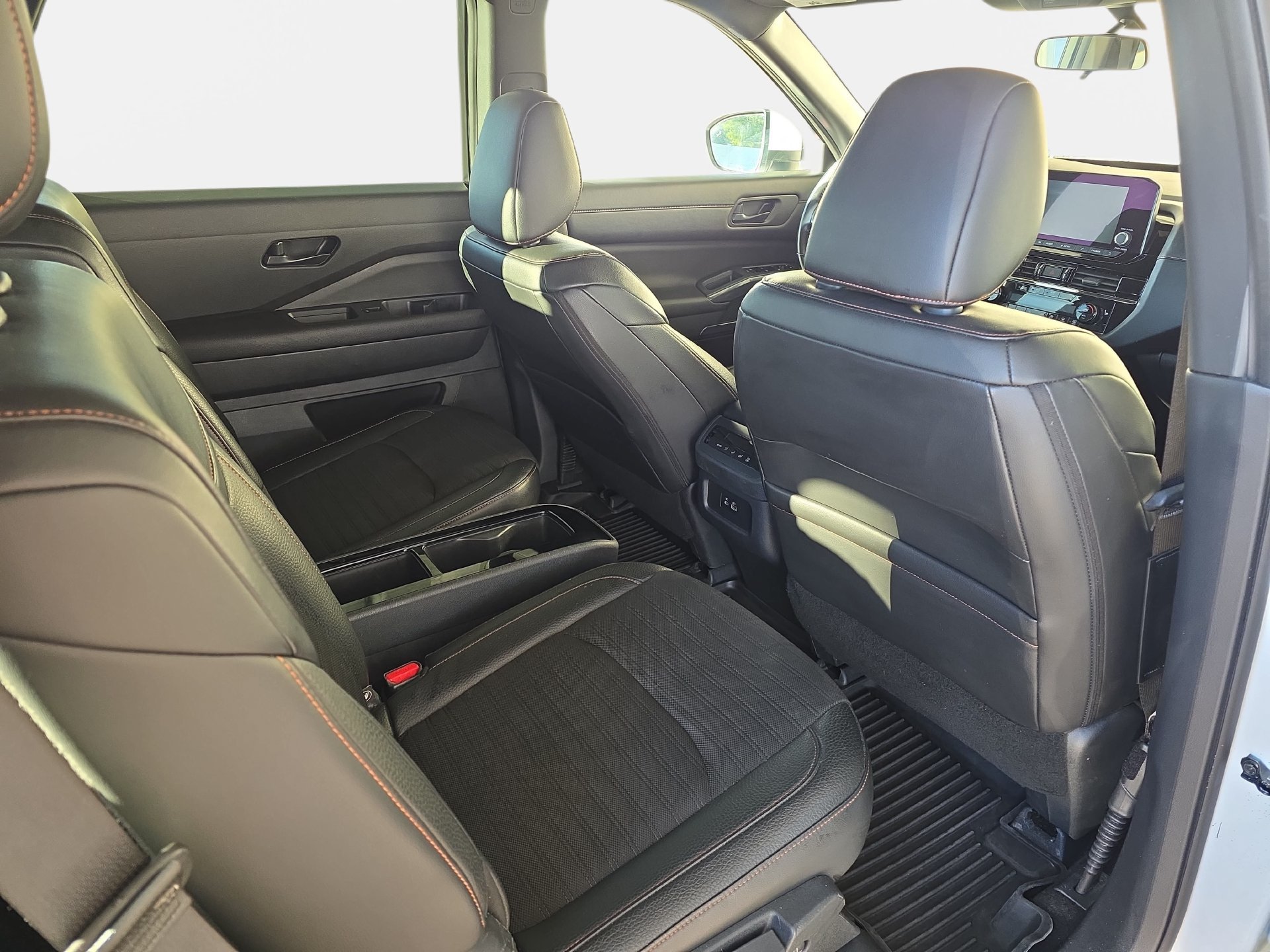 Used 2025 Nissan Pathfinder Rock Creek AWD/4WD image 11
