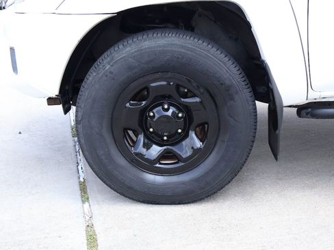 Used 2013 Toyota Tacoma PreRunner w/ SR5 Pkg RWD image 8