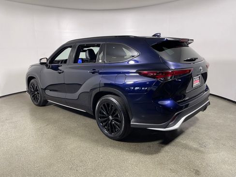 Certified 2025 Toyota Highlander XSE AWD/4WD image 5