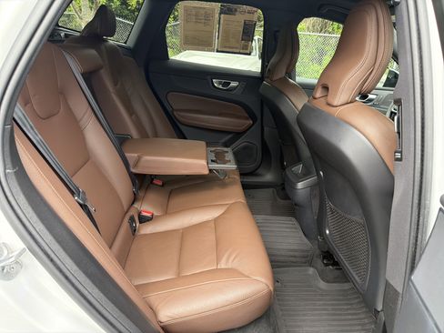 Certified 2024 Volvo XC60 B5 Plus w/ Protection Package AWD/4WD image 33