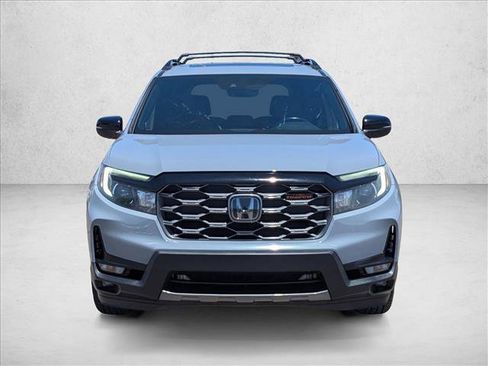 Used 2023 Honda Passport TrailSport image 2