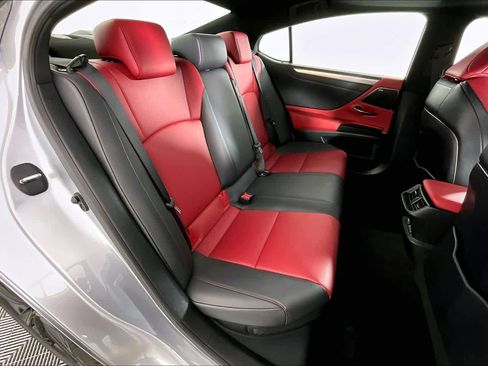 Used 2024 Lexus ES 300h F Sport image 19
