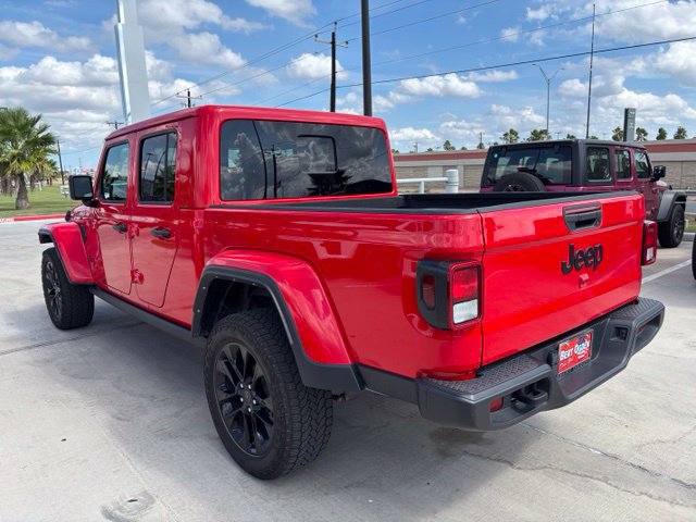 Used 2025 Jeep Gladiator Sport AWD/4WD image 3